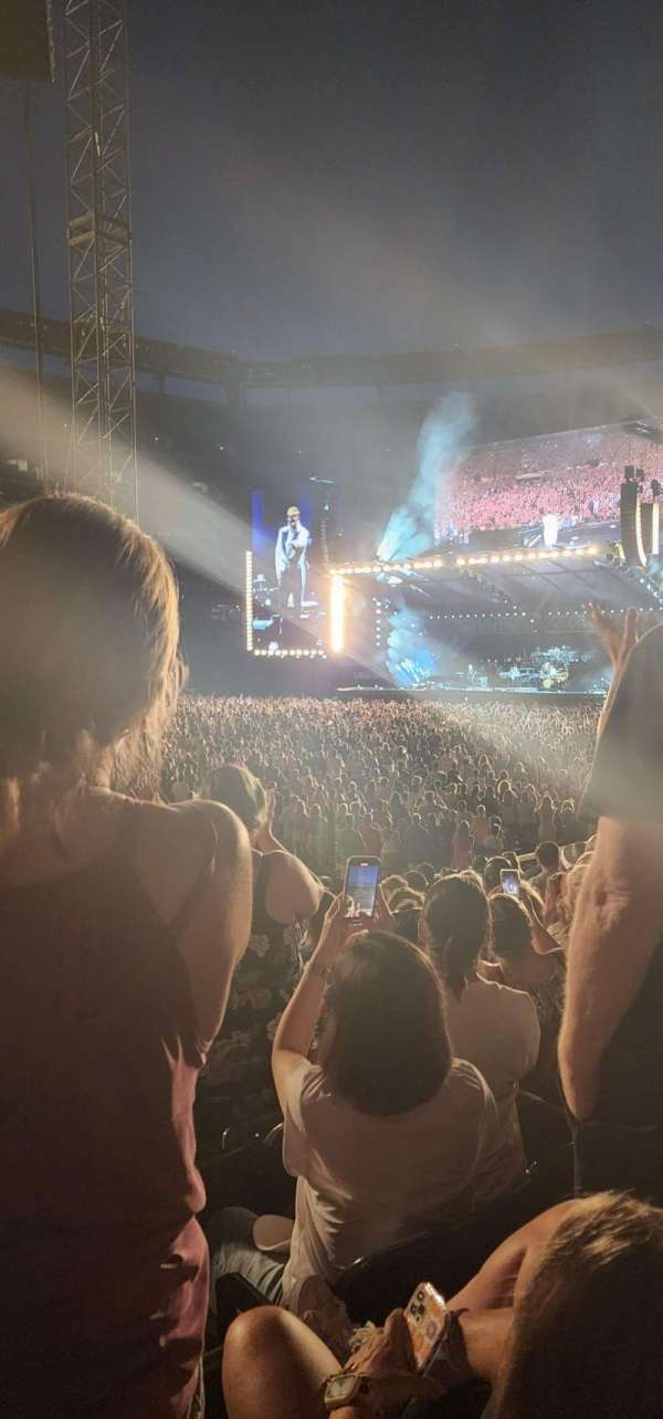 MetLife Stadium, section: 116, row: 10, seat: 12