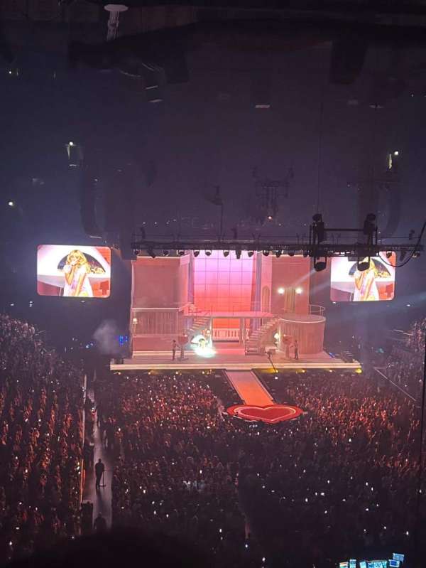 United Center, section: 310, row: 4, seat: 12