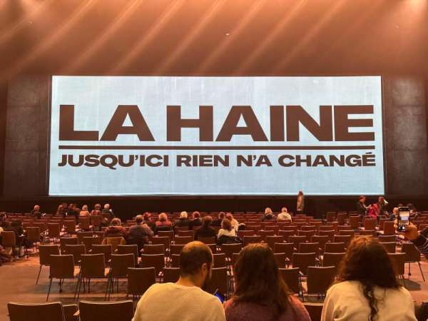 Grande Seine, section: J, row: 5, seat: 5