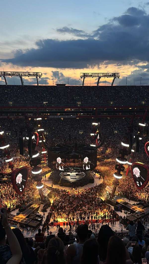 Raymond James Stadium, section: 335, row: L, seat: 8