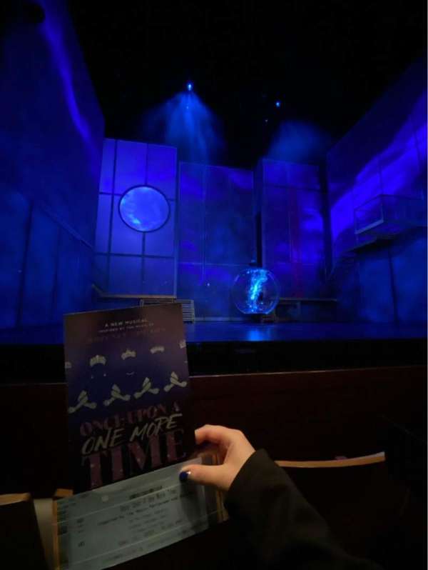 Sidney Harman Hall, section: Orchestra Center, row: B, seat: 117