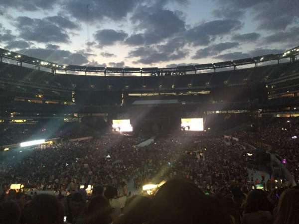 MetLife Stadium, section: 124, row: 36, seat: 12