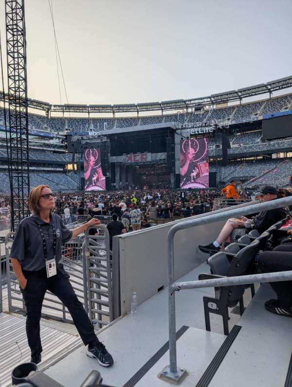 MetLife Stadium, section: 117, row: 2, seat: 2