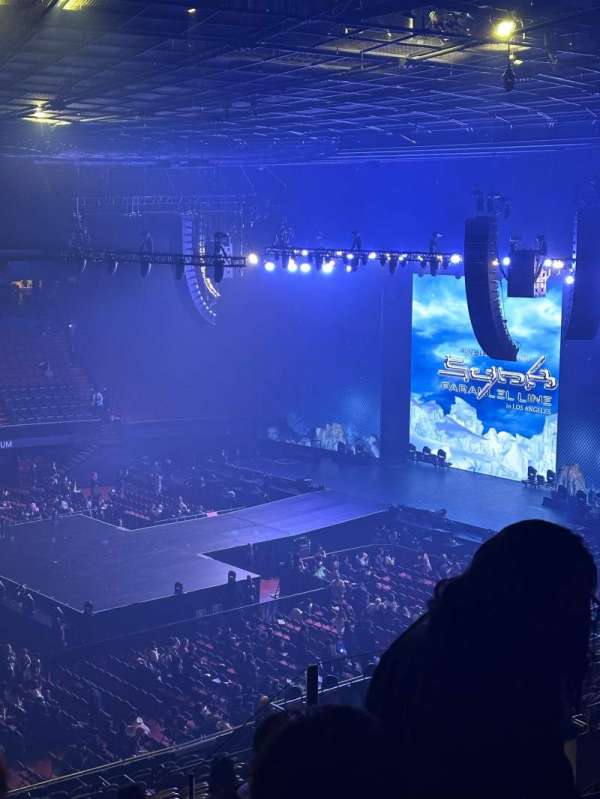Kia Forum, section: 207, row: 10, seat: 4