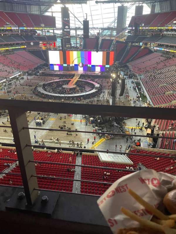Mercedes-Benz Stadium, section: 324, row: 1, seat: 4