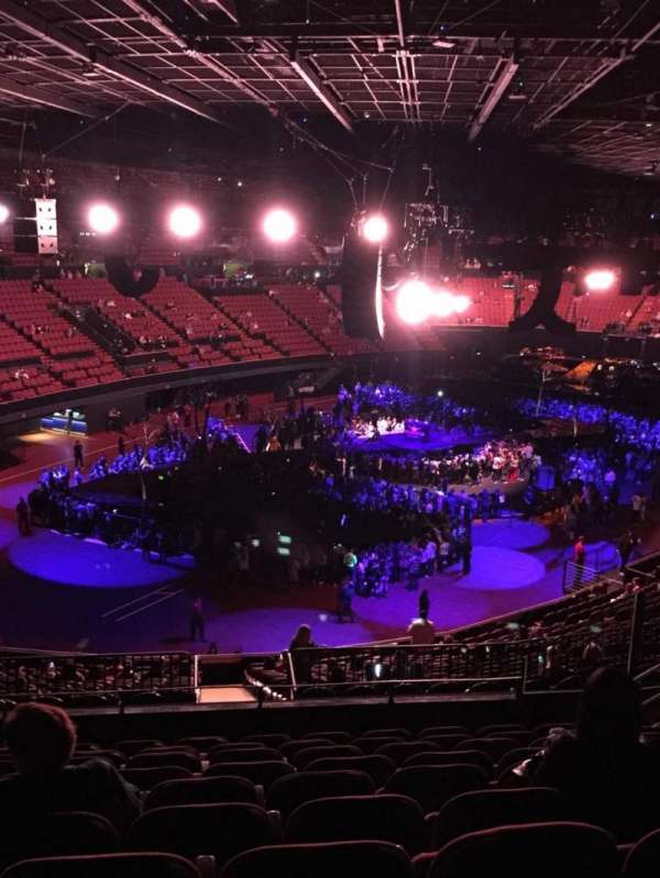Kia Forum, section: 203, row: 10, seat: 8