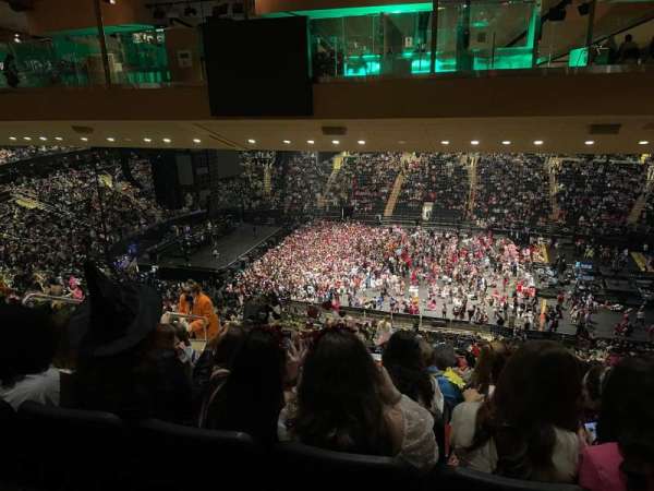 Madison Square Garden, section: 225, row: 20, seat: 8