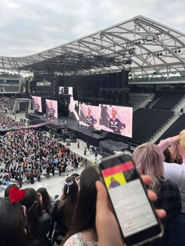BMO Stadium, section: 210, row: D, seat: 16