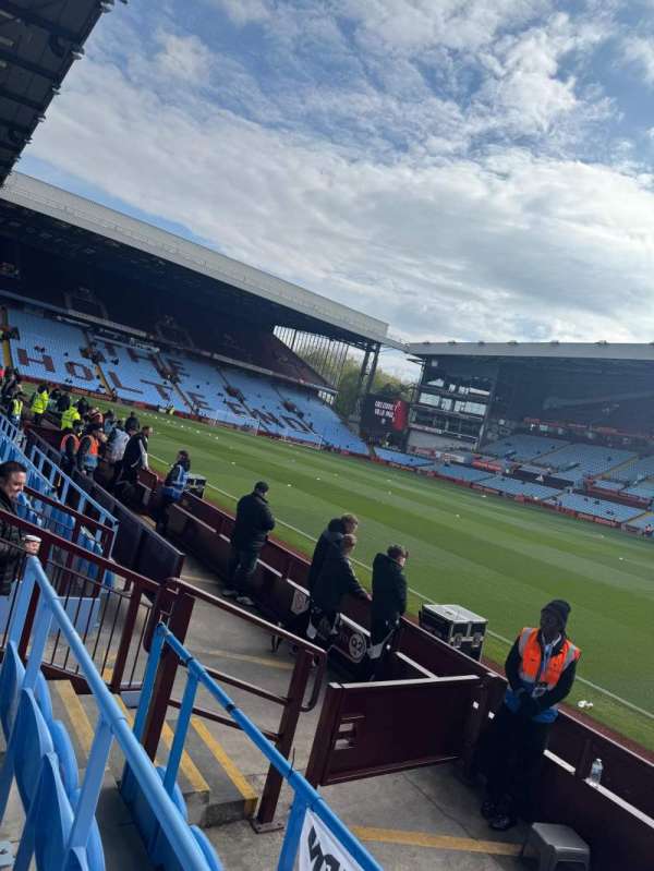 Villa Park, section: Q2, row: E, seat: 36
