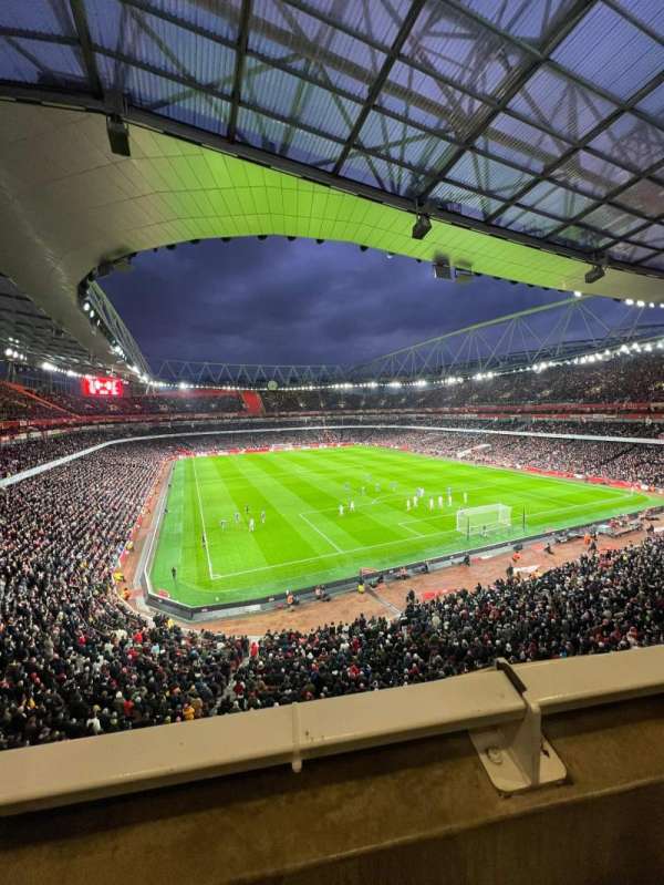 Emirates Stadium, section: 104, row: 1, seat: 384