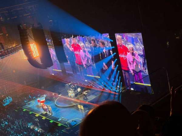 Capital One Arena, section: 417, row: D, seat: 16