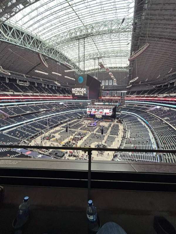 AT&T Stadium, section: 423, row: 1, seat: 15