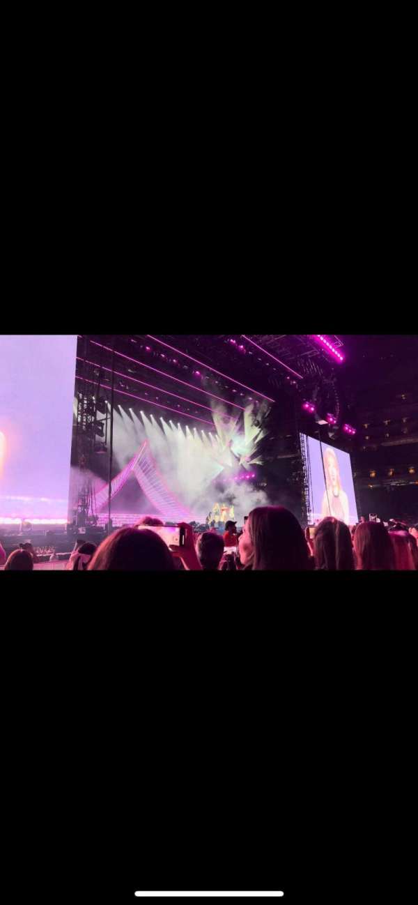 MetLife Stadium, section: Floor 4, row: 4, seat: 17