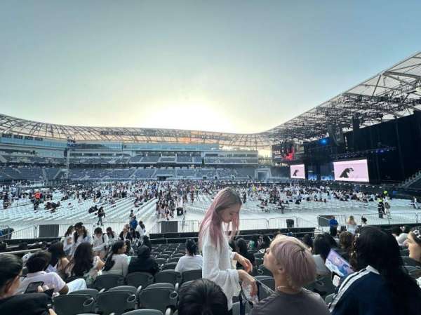 BMO Stadium, section: 111, row: M, seat: 18