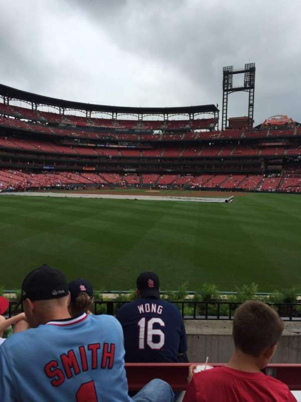 Busch Stadium, section: 101, row: 4, seat: 9