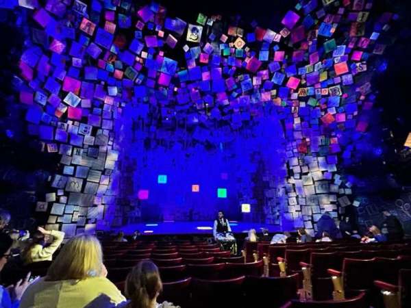 Cambridge Theatre, section: Stalls, row: L, seat: 20