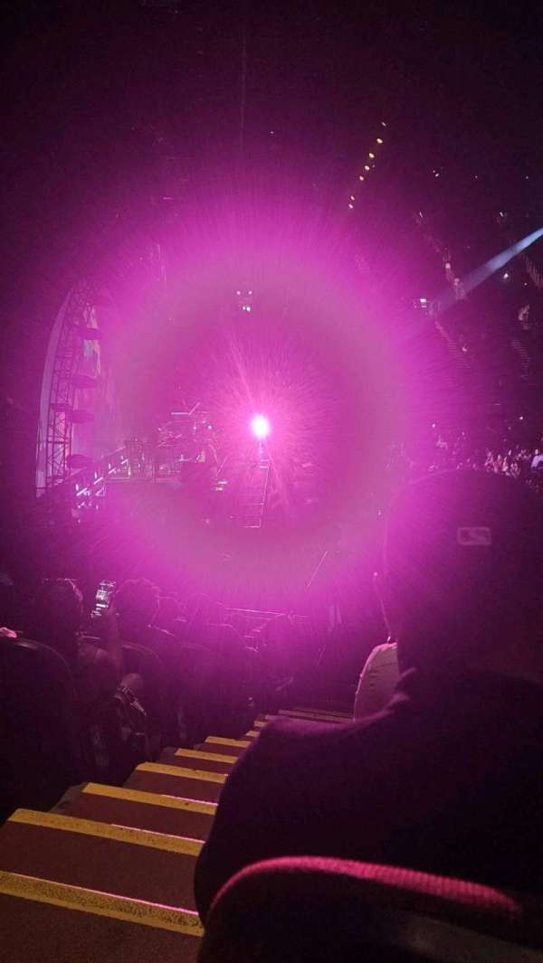 Kia Forum, section: 125, row: 8, seat: 1