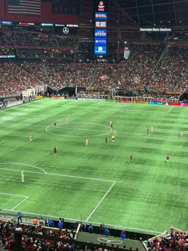 Mercedes-Benz Stadium, section: 221, row: 3, seat: 21