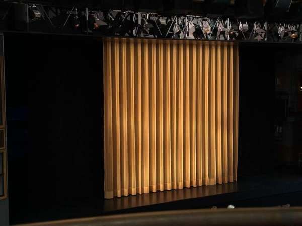 Winter Garden Theatre, section: Mezzanine L, row: A, seat: 25