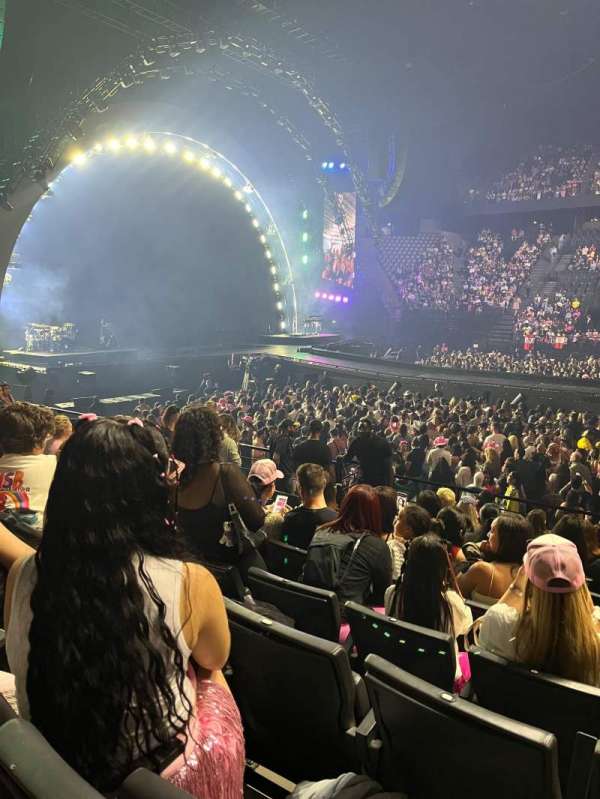 Accor Arena, section: Gradin O, row: 18, seat: 14