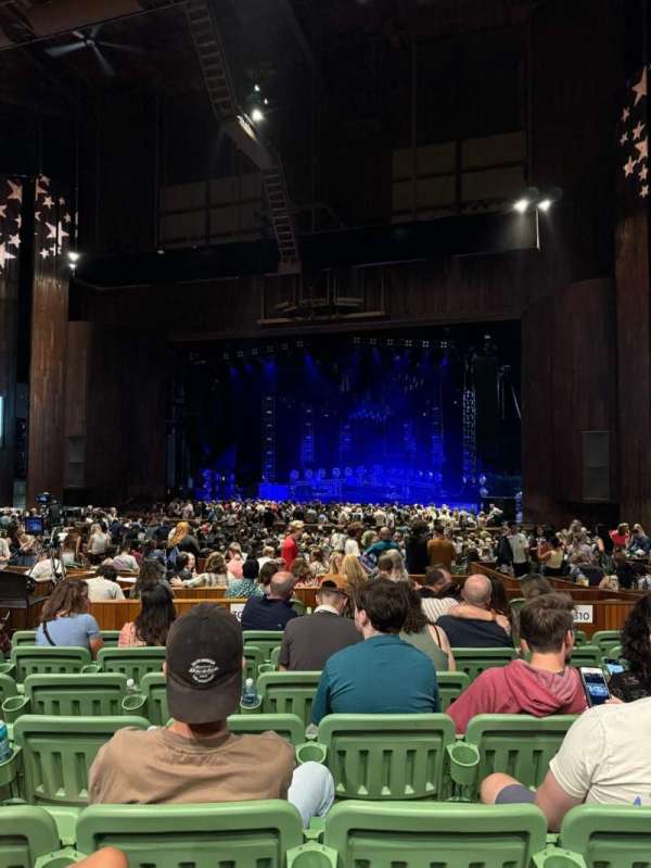 TD Pavilion at the Mann, section: Main 400, row: GG, seat: 406