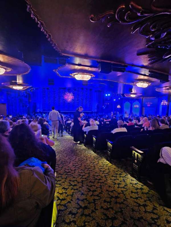 Lunt-Fontanne Theatre, section: Orchestra L, row: Z, seat: 3,5