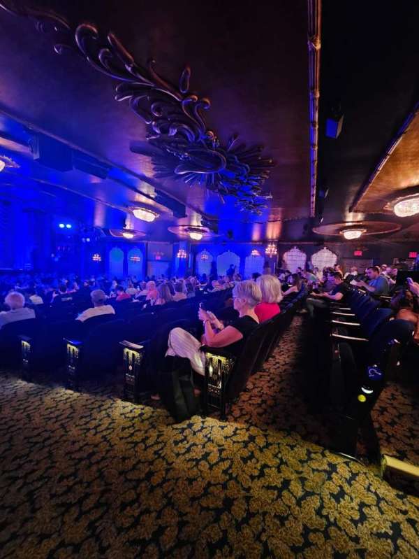 Lunt-Fontanne Theatre, section: Orchestra L, row: Z, seat: 3,5