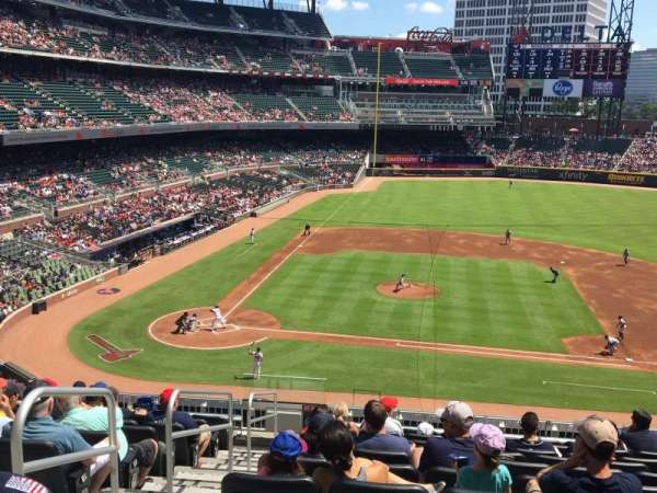 Truist Park, section: 220, row: 10, seat: 9