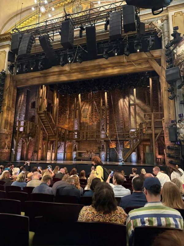 Victoria Palace Theatre, section: Stalls, row: M, seat: 16