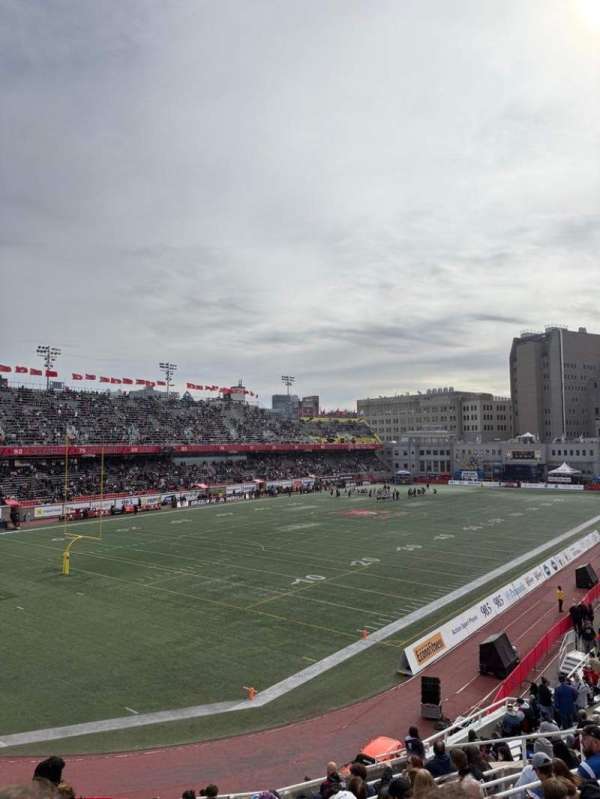 Percival Molson Memorial Stadium, section: M1, row: 13, seat: 15