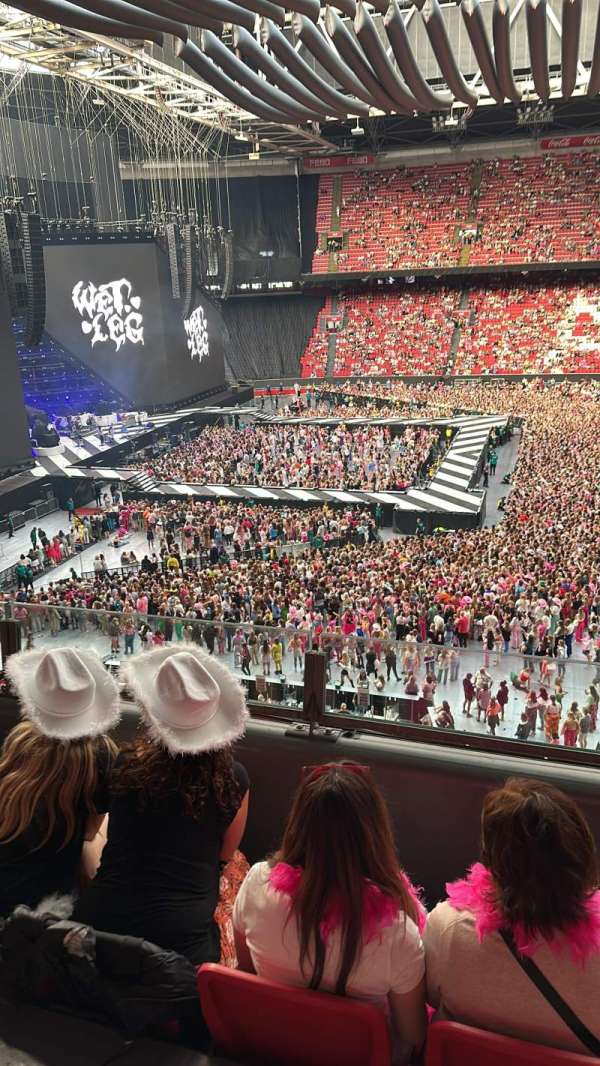 Johan Cruijff ArenA, section: 406, row: 3, seat: 143