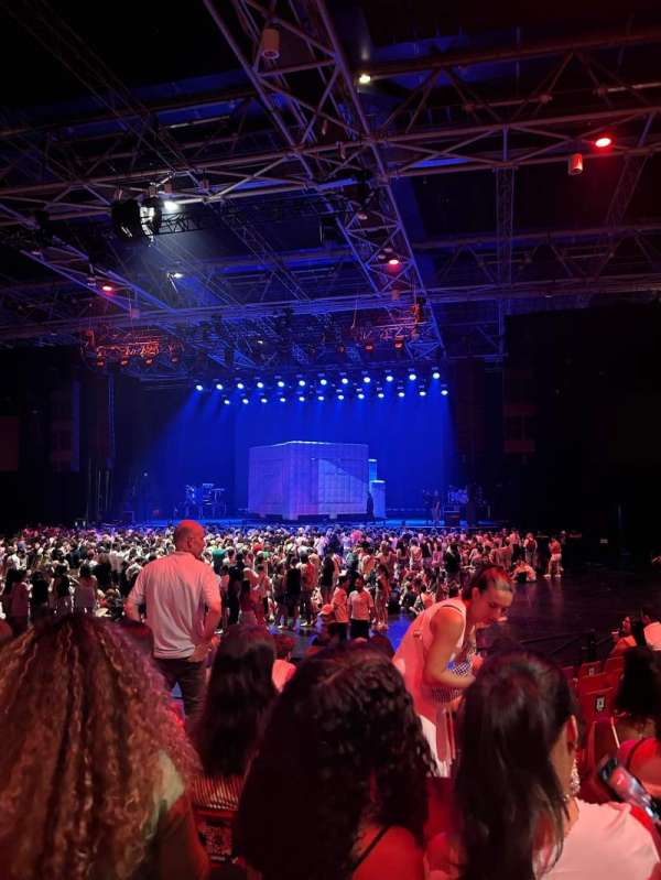Zénith Paris, section: R, row: 14, seat: 176