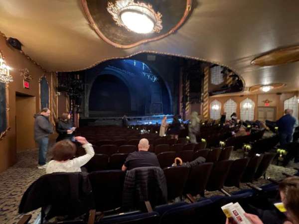 Lunt-Fontanne Theatre, section: Orchestra L, row: Q, seat: 17