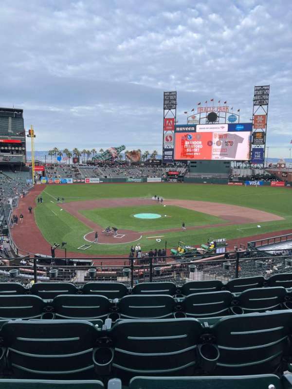 Oracle Park, section: 213, row: E, seat: 9