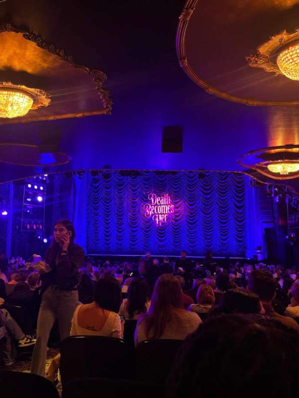 Lunt-Fontanne Theatre, section: Orchestra R, row: W, seat: 6