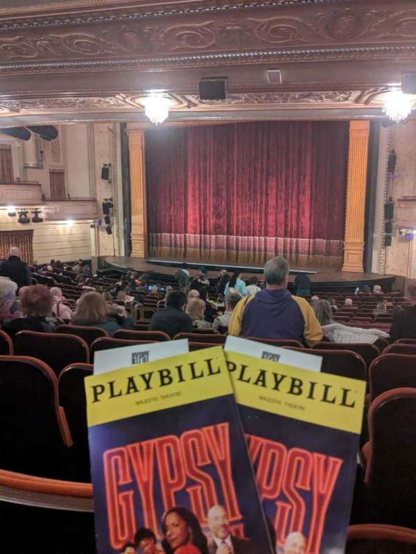 Majestic Theatre, section: Orchestra R, row: U, seat: 16