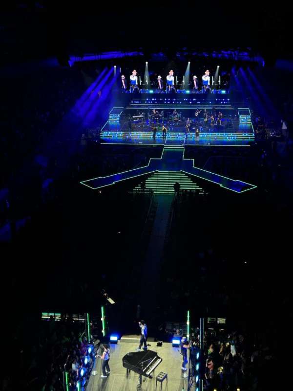 Golden 1 Center, section: 211, row: A, seat: 16