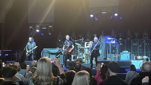Cascades Amphitheater, section: 102, row: O, seat: 4