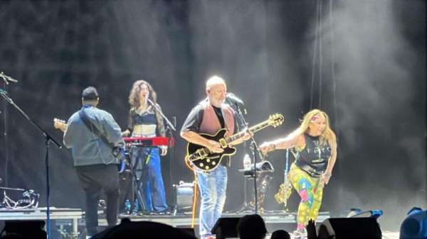 Cascades Amphitheater, section: 103, row: V, seat: 8