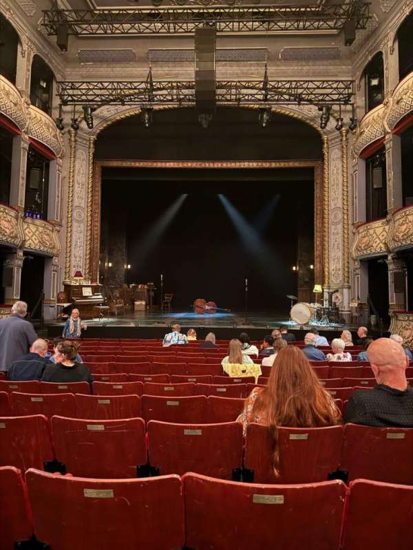 The Old Vic, section: Stalls, row: Q, seat: 20