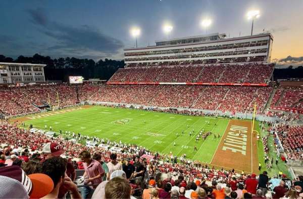 Carter-Finley Stadium, section: 9, row: M, seat: 25
