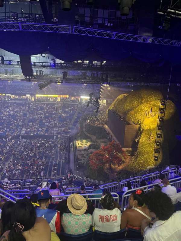Coliseo De Puerto Rico, section: U203, row: Q, seat: 18