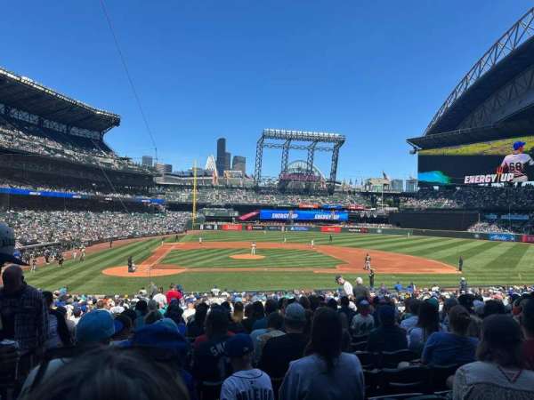 T-Mobile Park, section: 124, row: 32, seat: 11