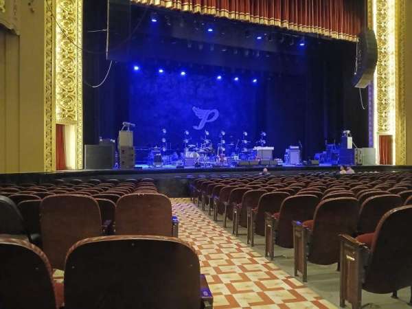 Stifel Theatre, section: Orchestra L, row: Q, seat: 1