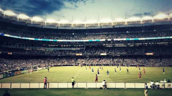 Yankee Stadium, section: 105, row: 18, seat: 3