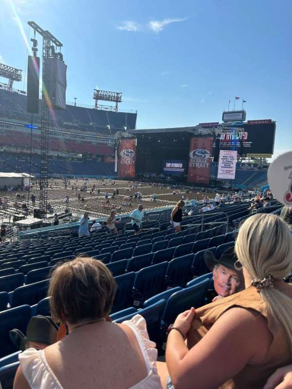 Nissan Stadium, section: 116, row: V, seat: 17