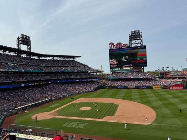 Citizens Bank Park, section: 214, row: 3, seat: 12