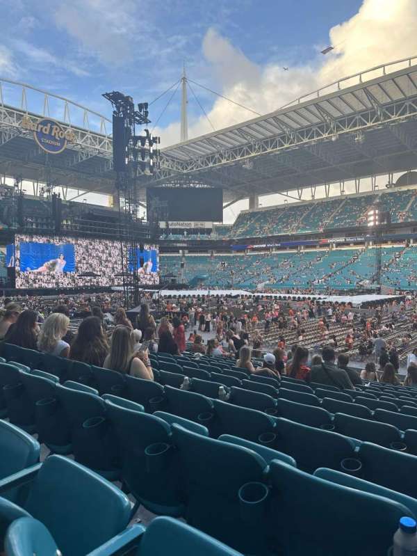 Hard Rock Stadium, section: 143, row: 17, seat: 9