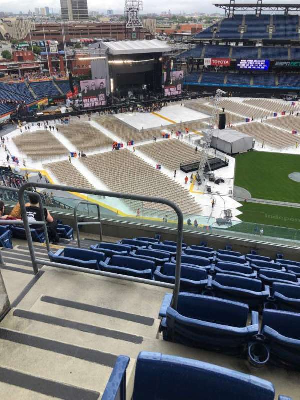 Citizens Bank Park, section: 426, row: 7, seat: 20