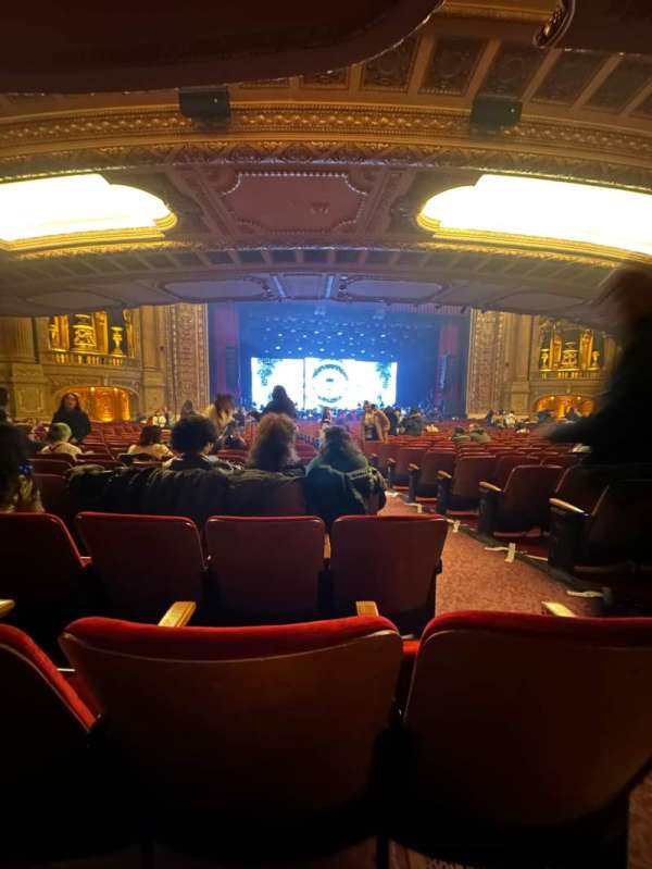 Chicago Theatre, section: MNFL3L, row: P, seat: 303